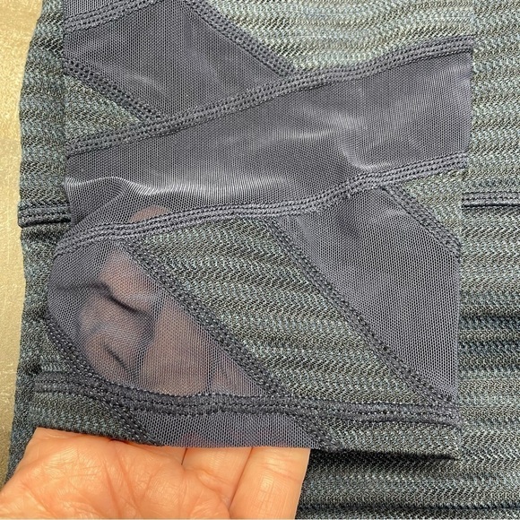 Athleta Mantra Jacquard Crop Legging size Small Tall - Picture 13 of 14